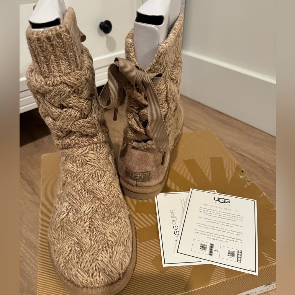 UGG Isla Cable Knit Boots | Women Size 8 | Authentic